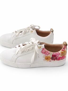 Ted Baker Alison Court White Floral Accent Low-Top Sneakers Size 7 EUC